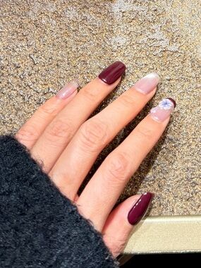 (2 Left) Elegant Burgundy Press-on Set